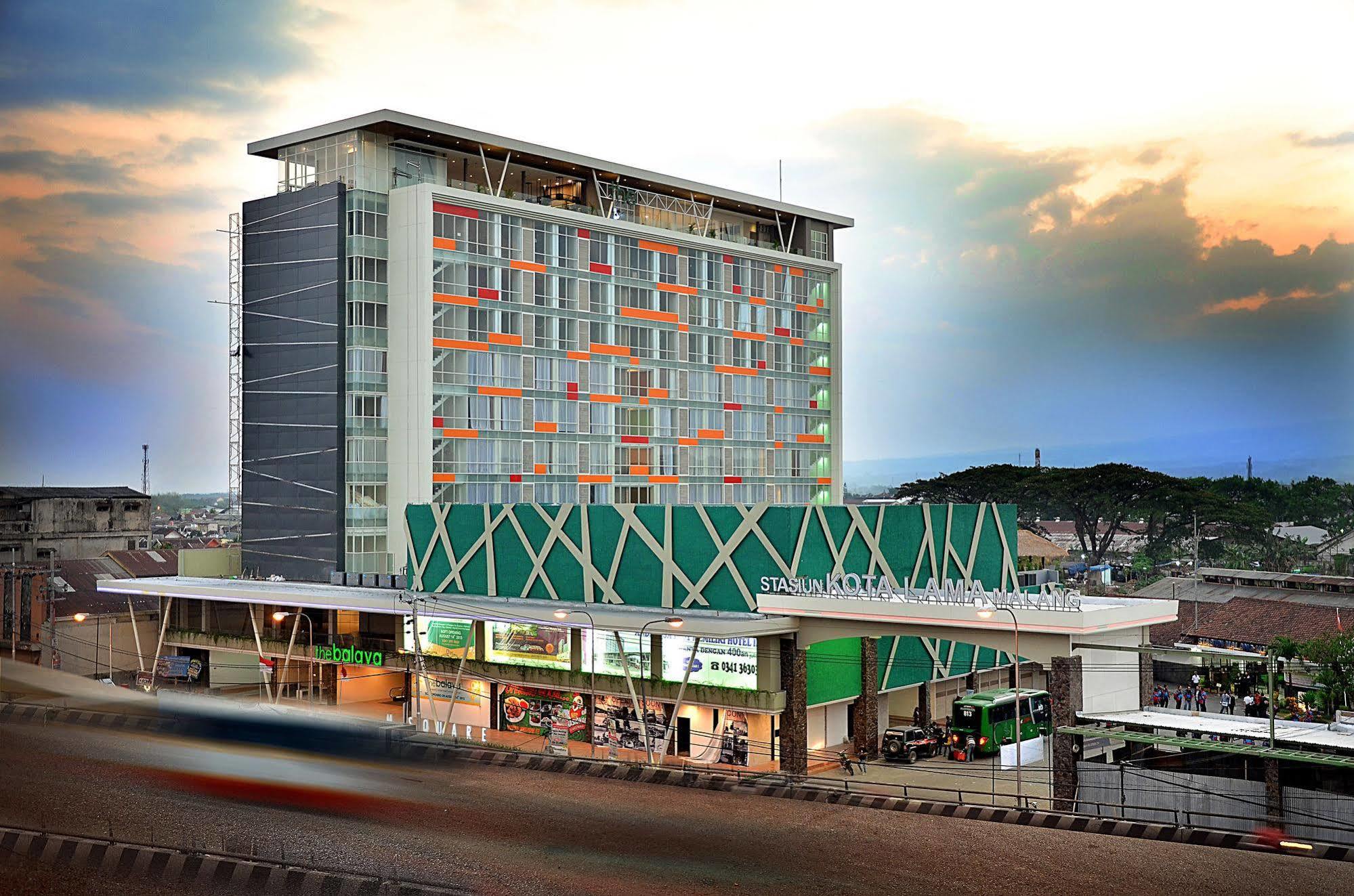 Ascent Premiere Hotel And Convention Malang Exterior foto