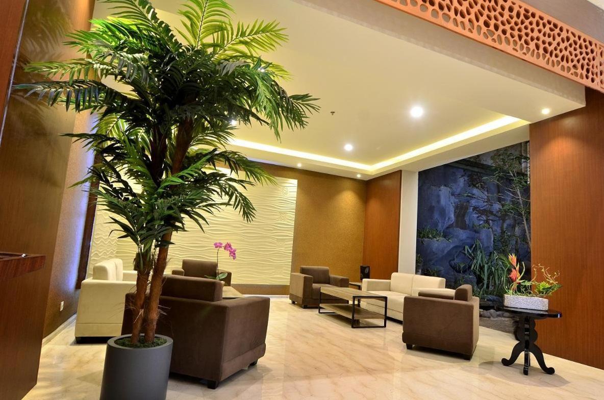 Ascent Premiere Hotel And Convention Malang Exterior foto